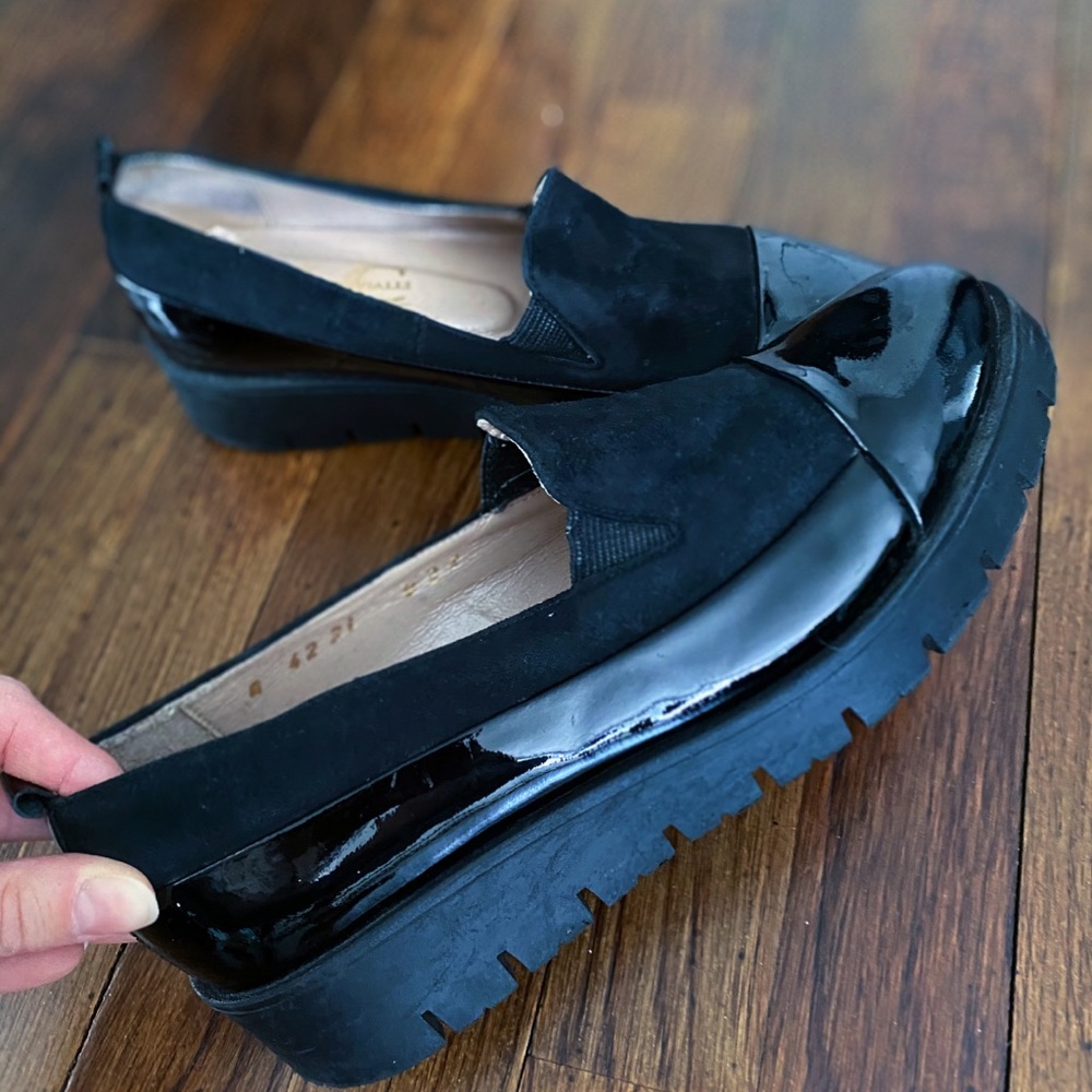 women loafers (shoes)